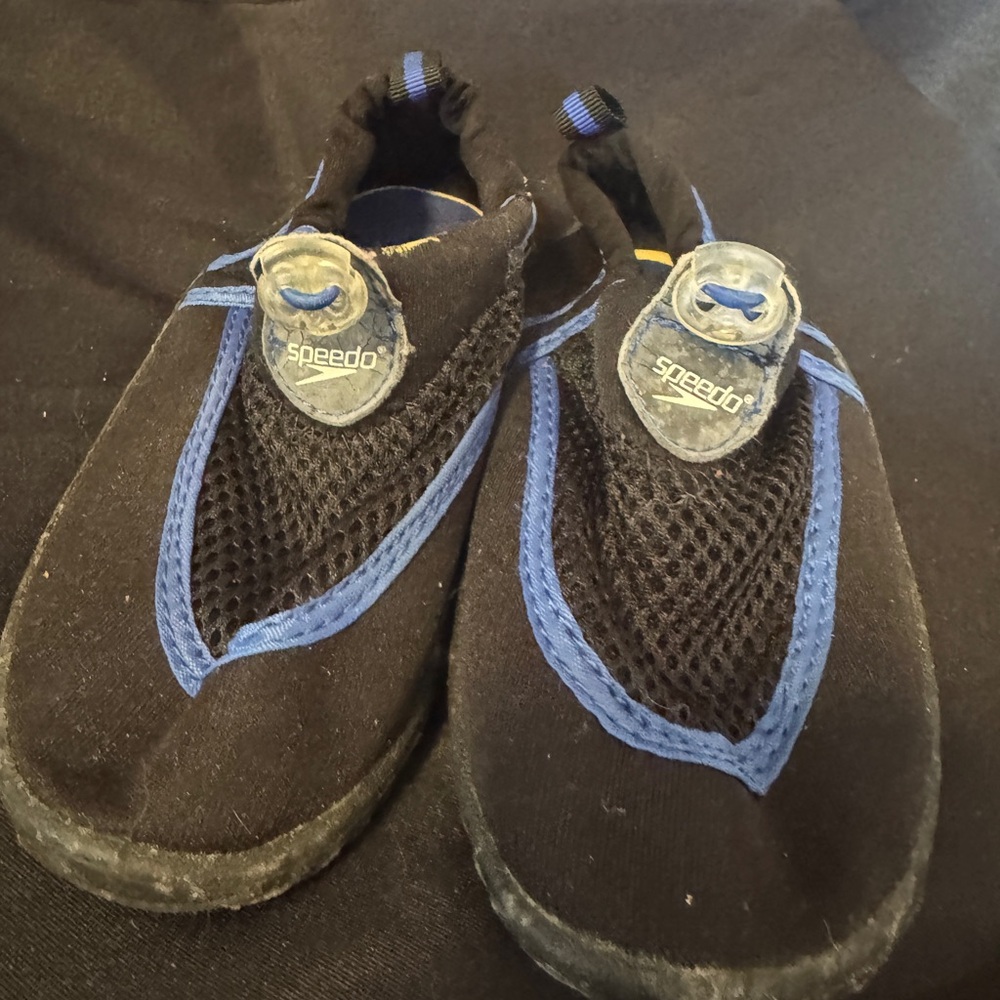 Speedo Kids Aqua Water Shoes EUC